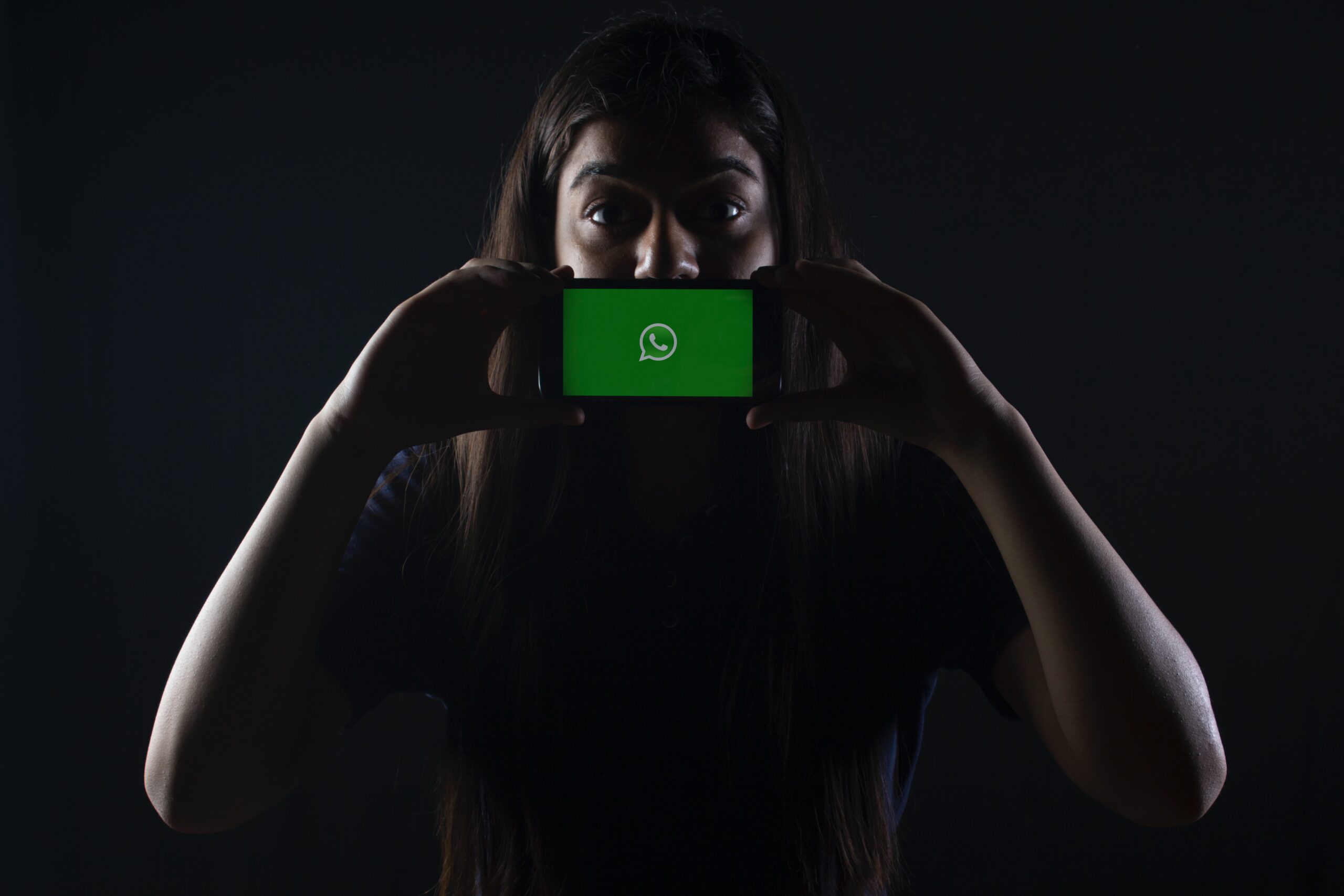 O WhatsApp está a espiar as suas conversas?